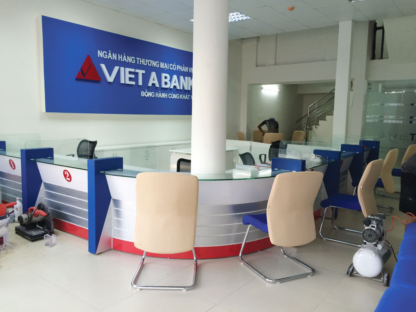 Thi công cải tạo phòng giao dịch ngân hàng Việt Á